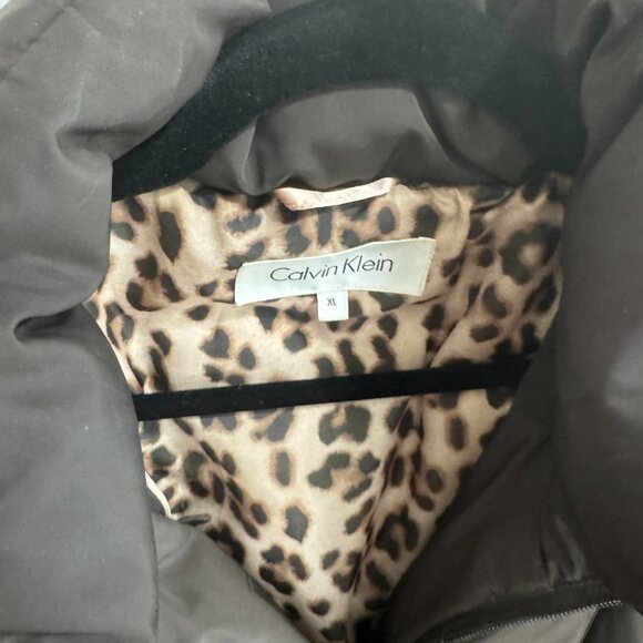 Calvin Klein chocolate ski jacket with hood. Size XL - Picture 3 of 6